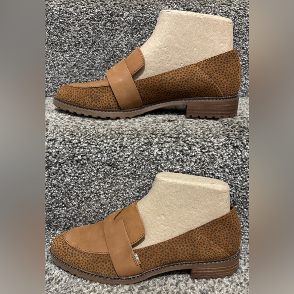 TOMS Mallory Suede Loafers - Picture 3 of 10